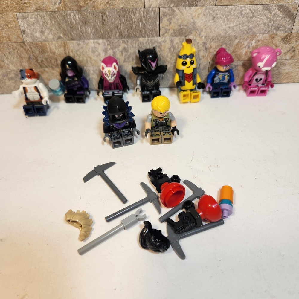 LEGO Fortnite Minifigure Lot Peely Meowscles Cuddle Team Leader Raven Drift 9pc